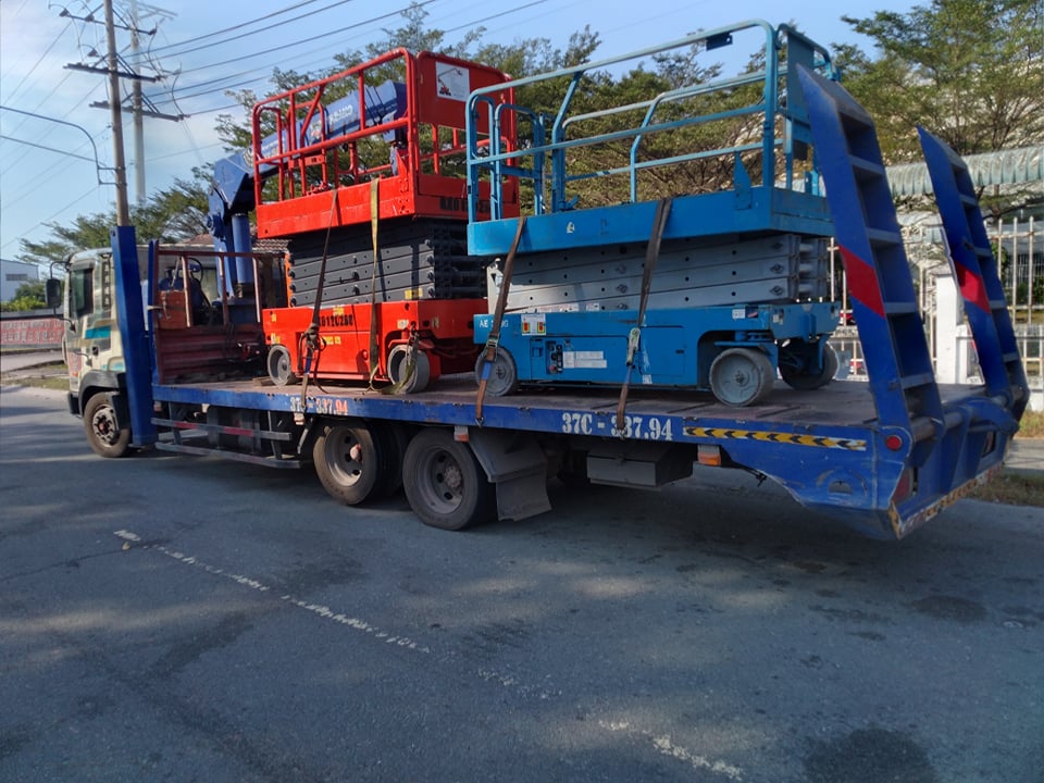 Vận chuyển 2 xe cắt kéo làm việc tại KCN Bình Giang, An Giang