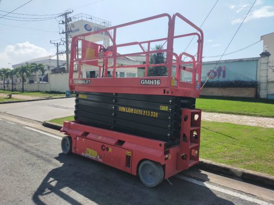 Quy định an toàn và tính pháp lý trong việc sử dụng xe nâng người