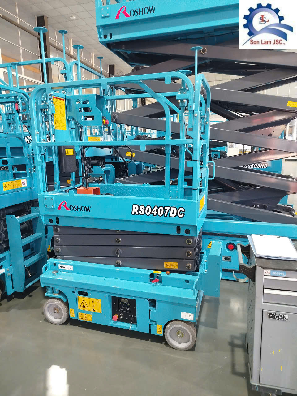 Xe nâng cắt kéo RS0407DC